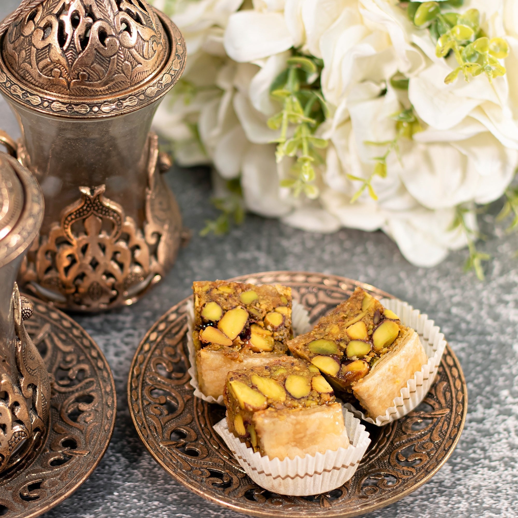 Baklawa Pistache avec pistaches entières et moulues, pâtisserie tunisienne prestigieuse