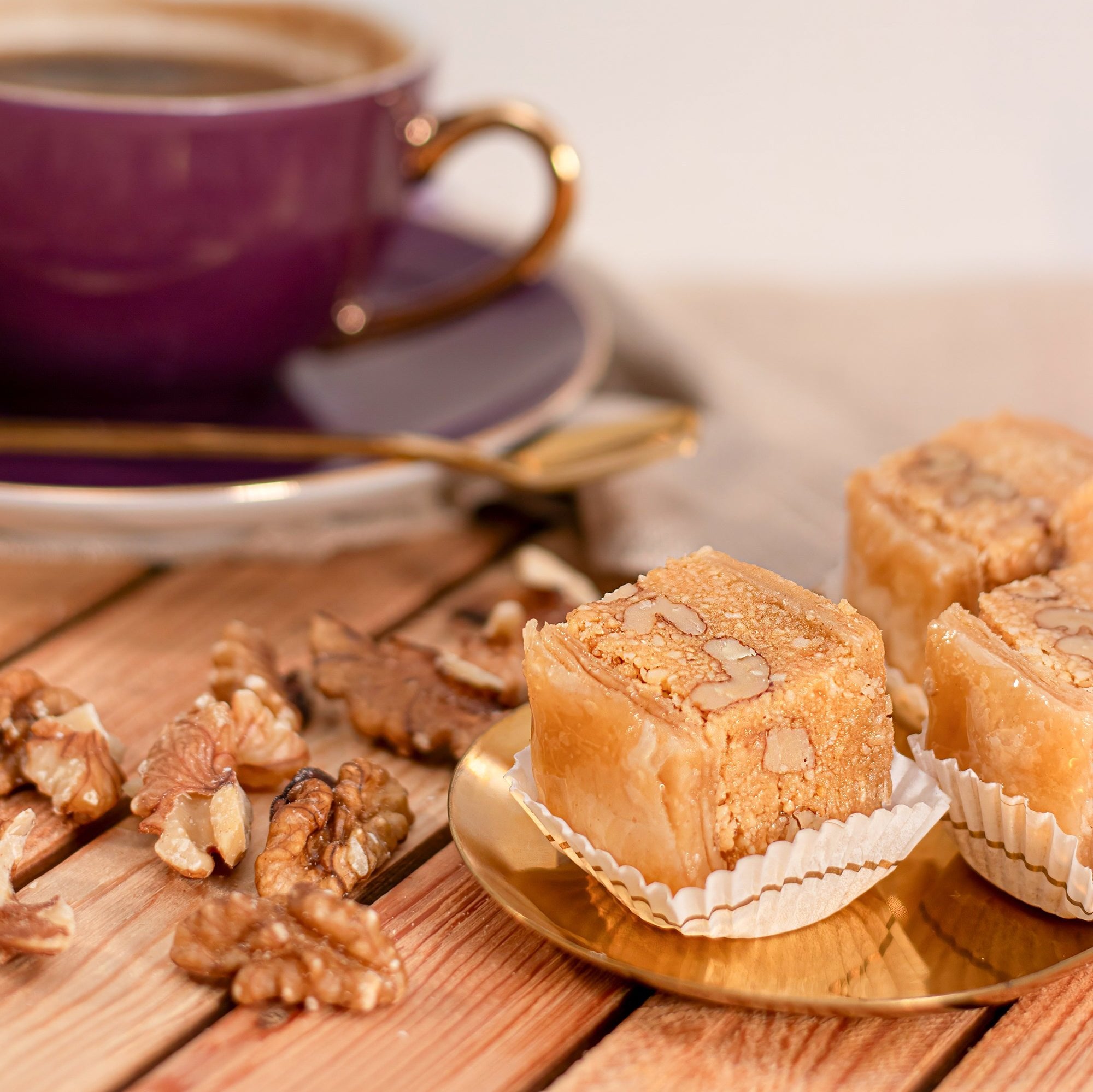 Baklawa Amande-Noix avec amandes moulues et noix entières