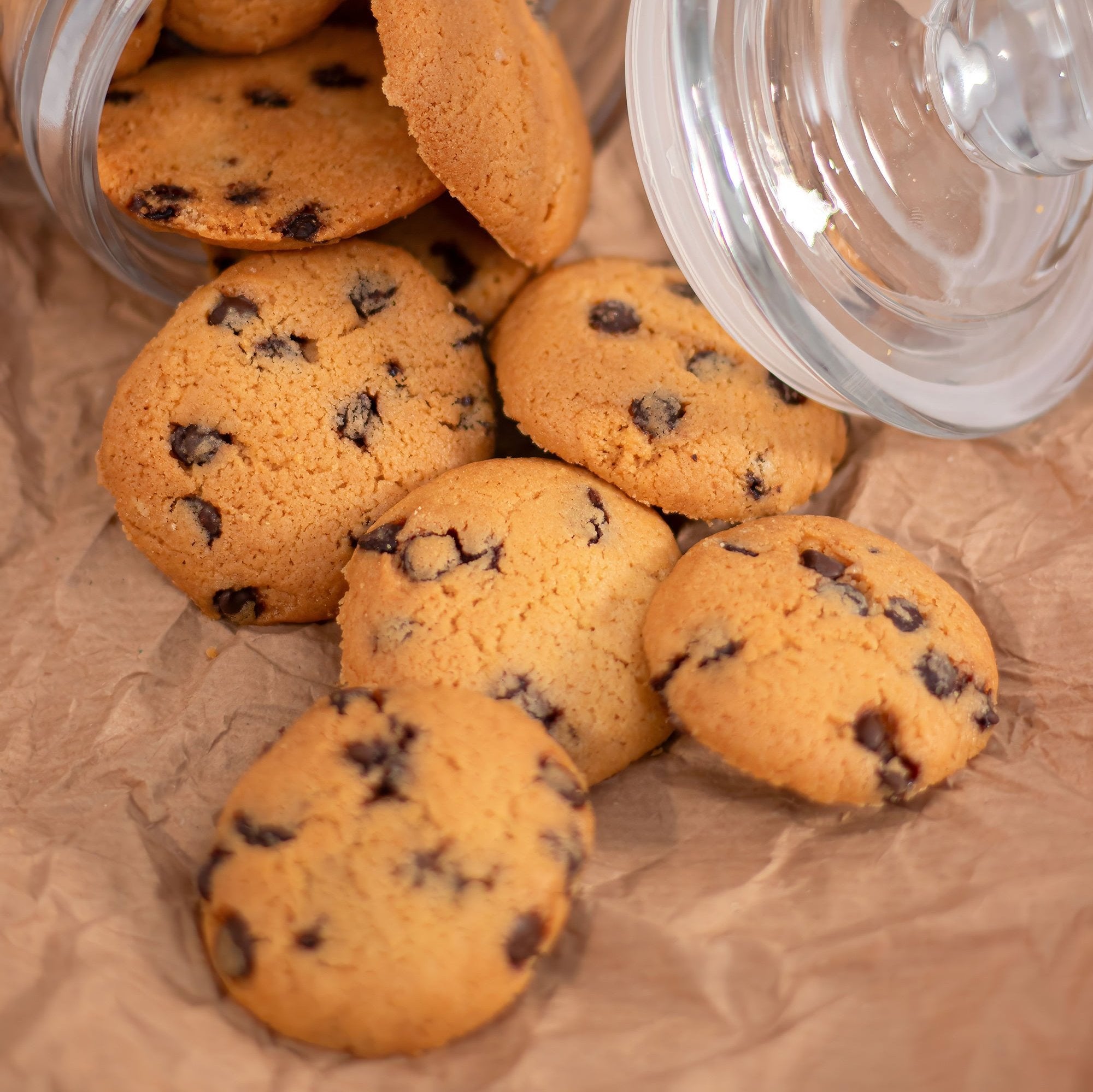 Cookies nature avec pépites de chocolat, biscuits faits maison croquants
