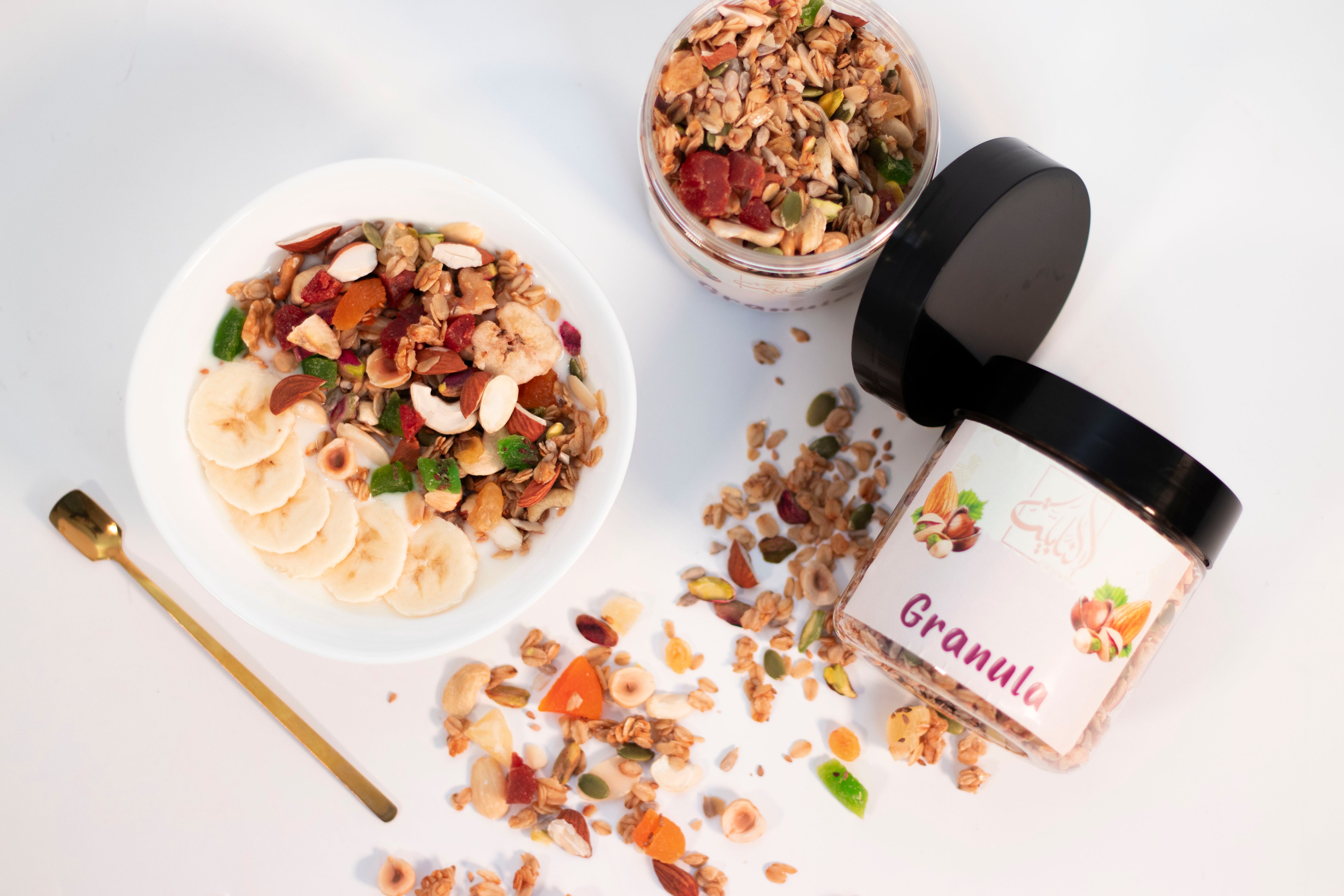 Granola fait maison, sans additifs ni conservateurs, idéal pour un petit-déjeuner nutritif
