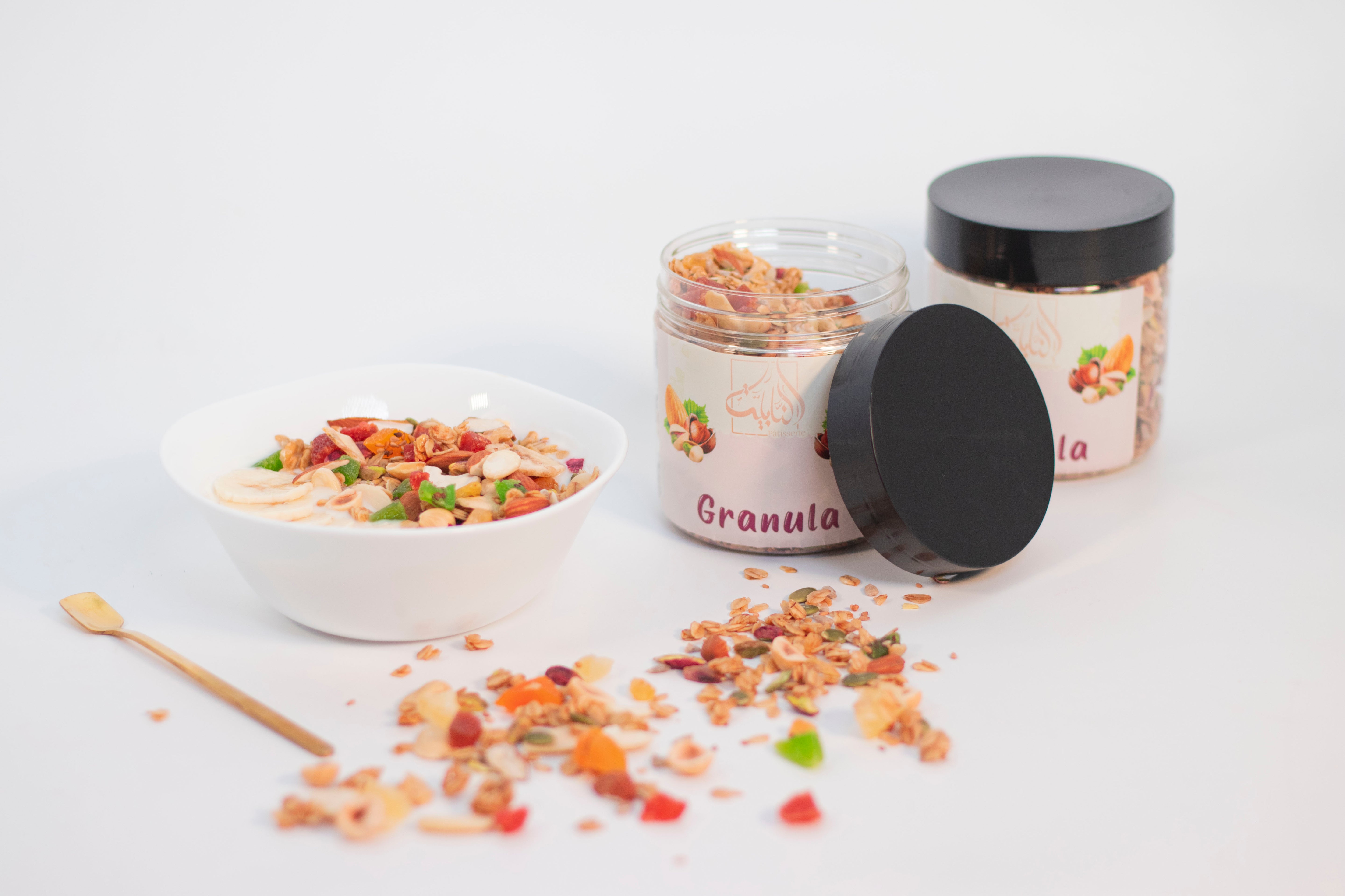 Granola fait maison, sans additifs ni conservateurs, idéal pour un petit-déjeuner nutritif