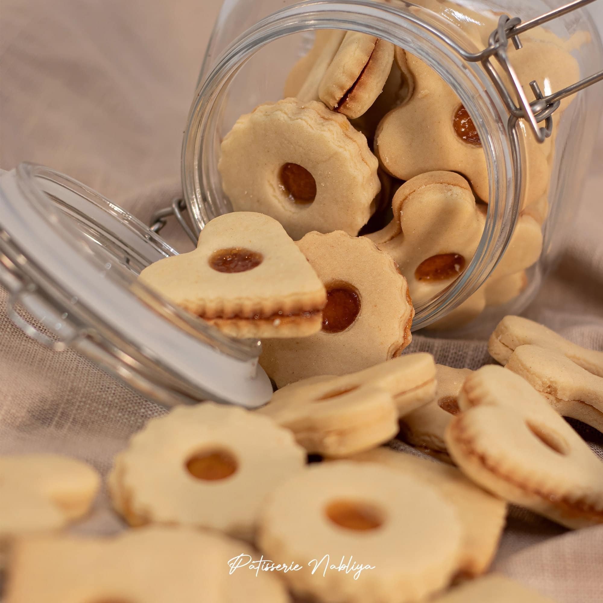 Sablé moelleux à la confiture d'abricots, pâtisserie tunisienne légère et fondante